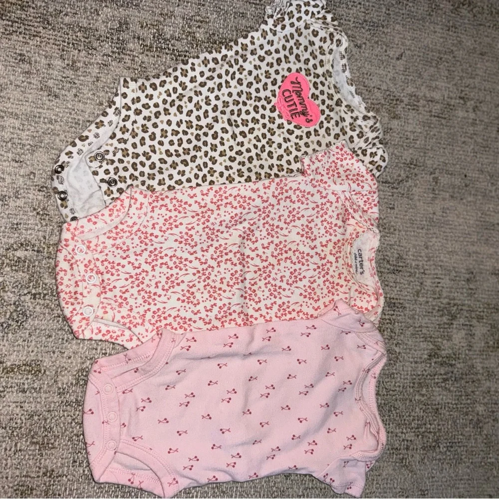 Carter's Pink and White Baby One Pieces Set‎